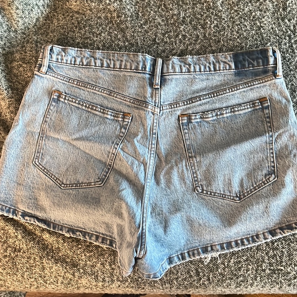 Abercrombie High Rise Mom Short - Picture 4 of 4
